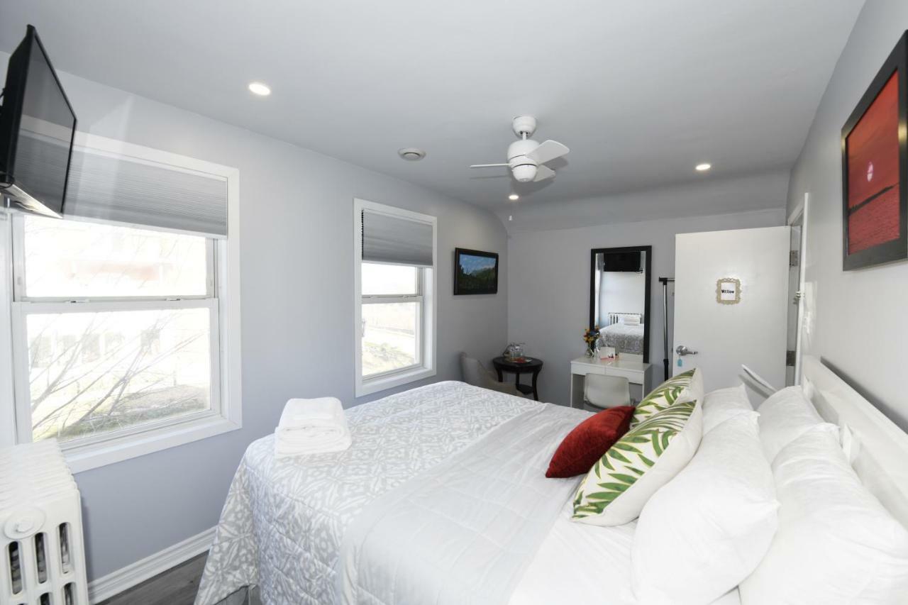Serene 4* Niagara Falls
